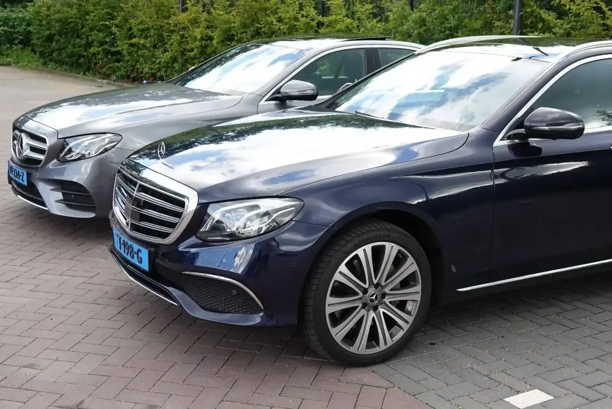 Mercedes E-Klasse taxi’s van Taxi Centrale Rijen